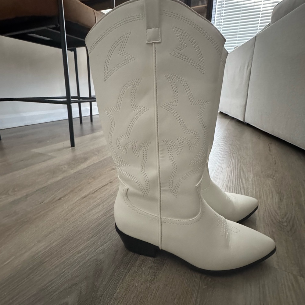 wild fable White Western-Style Mid-Calf Heeled Boots